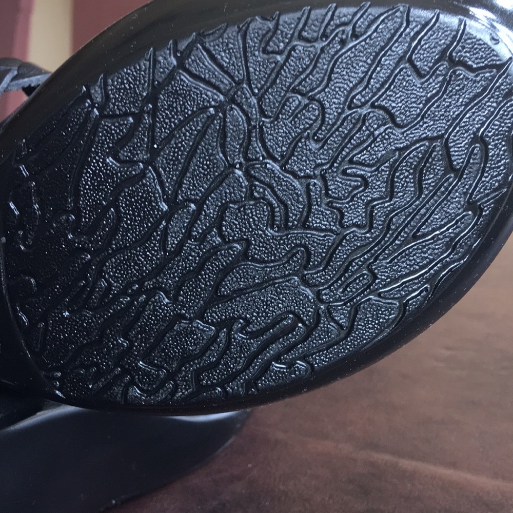 Predictions Sandals - Picture 6 of 6